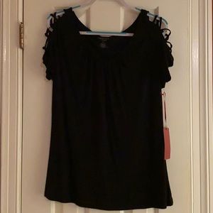 Jennifer Lopez black top.